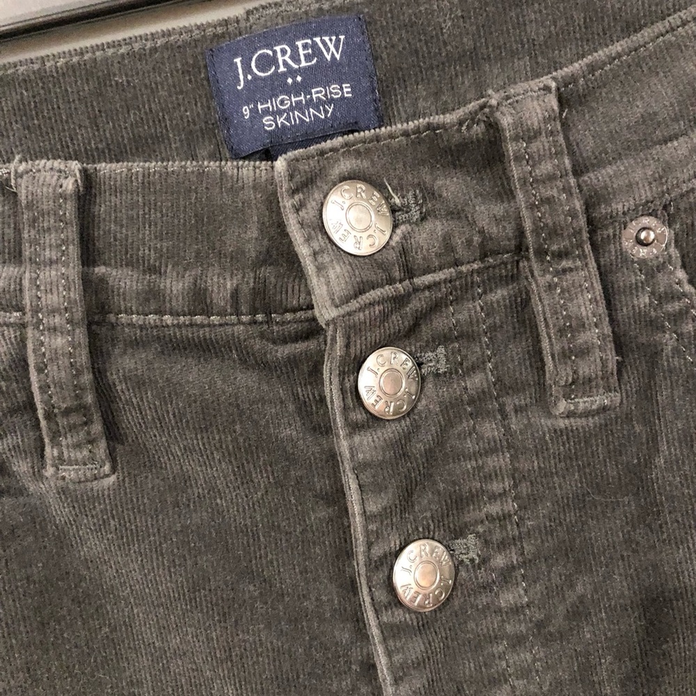 ⭐️SOLD!⭐️Like New! J Crew 9” High Rise Skinny Corduroy Pants. Size 27.